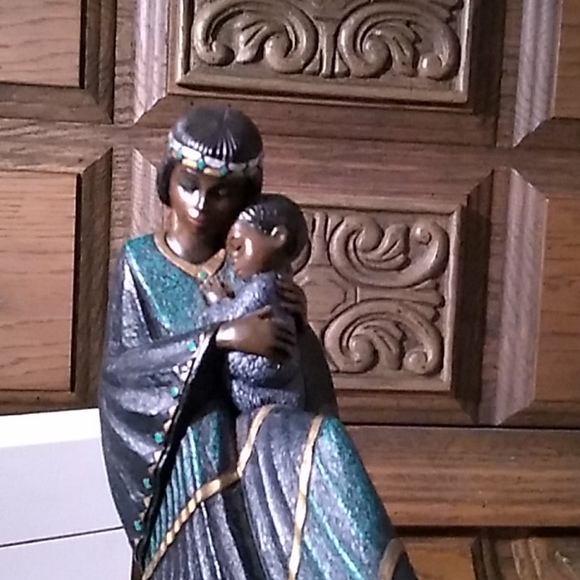 MOTHERHOOD MAHOGANY FIGURINE MUSICAL - Picture 5 of 8